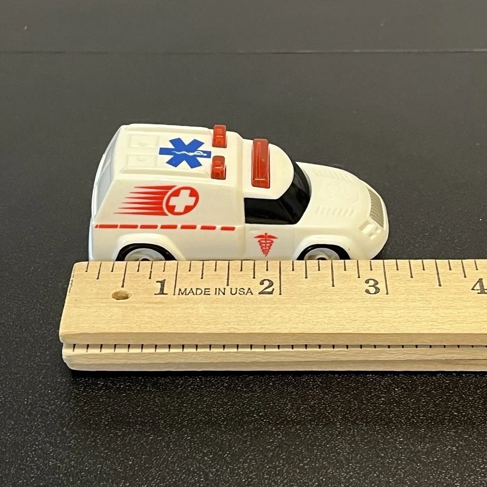 Hot Wheels 1994 White Ambulance Mattel Made in China